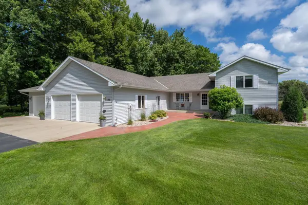 80 Canterbury CT, Mankato, MN 56001