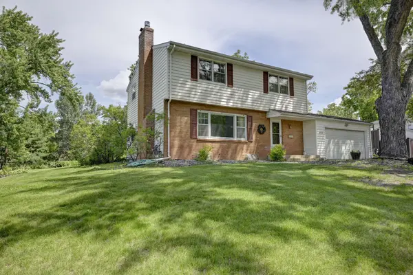 8930 23rd AVE N, Golden Valley, MN 55427