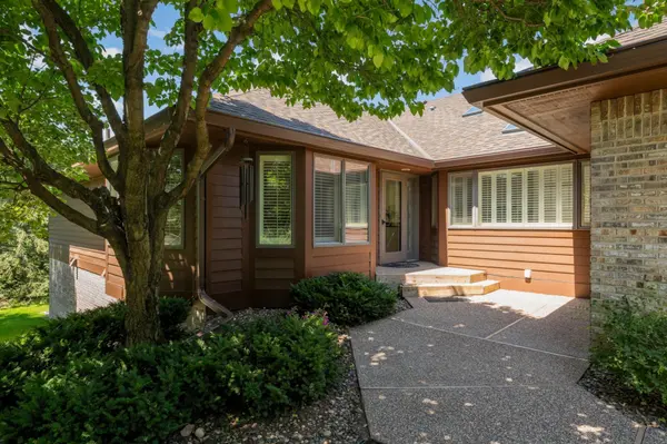 7798 Lochmere TER, Edina, MN 55439