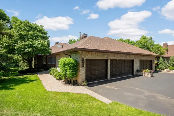 7798 Lochmere TER, Edina, MN 55439