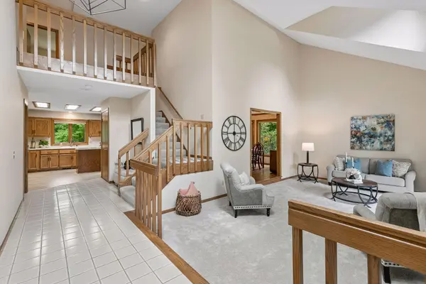 13673 Duluth DR, Apple Valley, MN 55124
