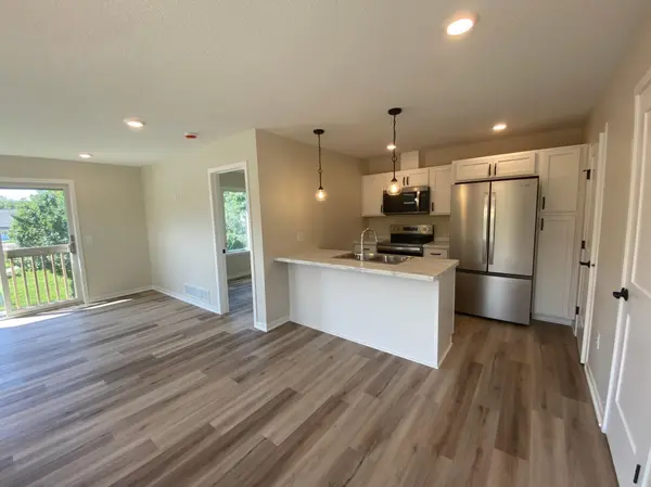 1556 Kings CT SE, Rochester, MN 55904