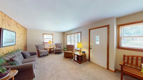 176 Powers AVE N, Alden, MN 56009