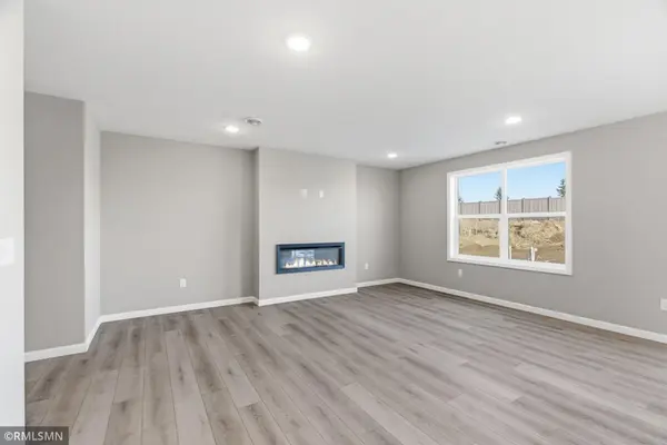22377 Denmark CT, Farmington, MN 55024