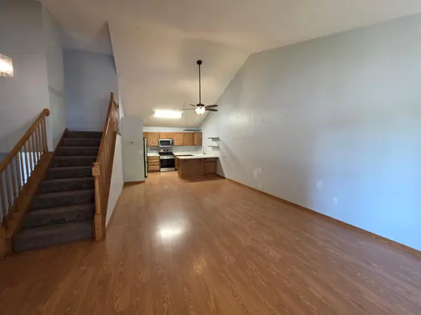 832 Matthew DR, Chaska, MN 55318
