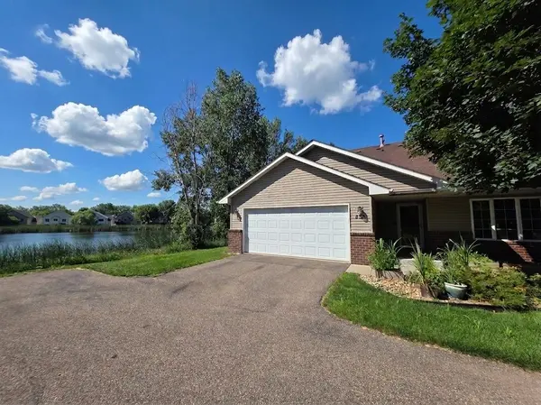 832 Matthew DR, Chaska, MN 55318