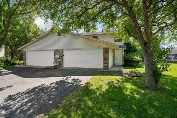 8515 W 97th Street CIR, Bloomington, MN 55438