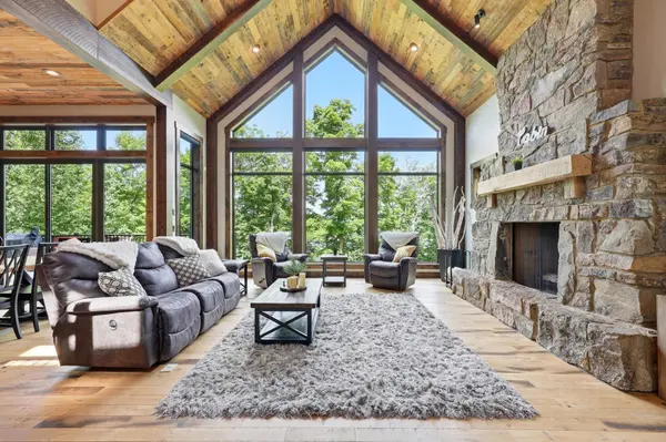 32896 Carlson DR, Rochert, MN 56578