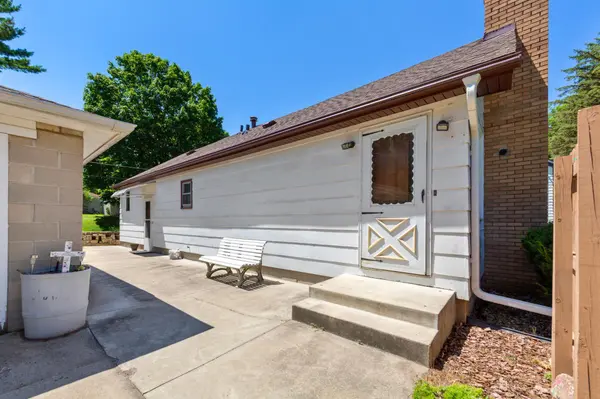 403 9th ST W, Northfield, MN 55057