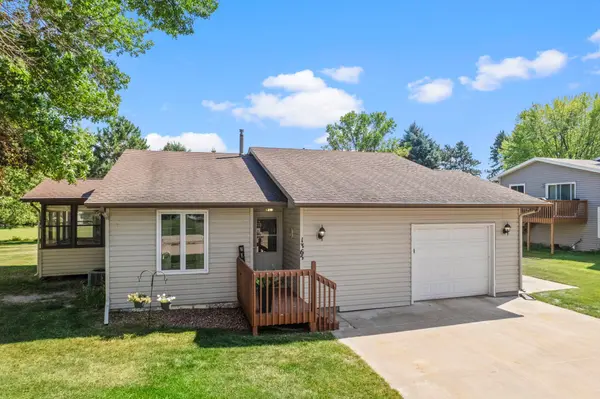 1365 2nd AVE SE, Cambridge, MN 55008