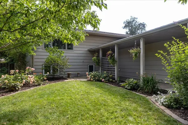 2524 25th ST NW, Rochester, MN 55901