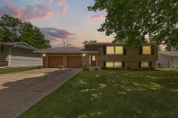722 16th ST SE, Owatonna, MN 55060