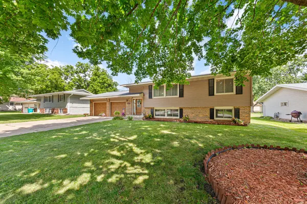 722 16th ST SE, Owatonna, MN 55060