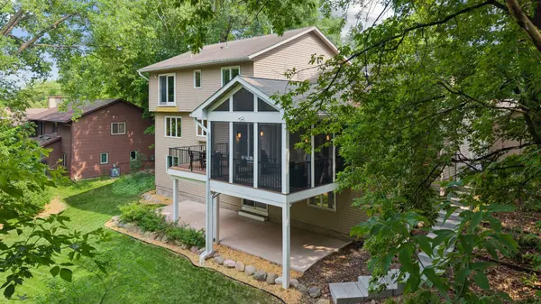 15385 Morraine WAY, Eden Prairie, MN 55347