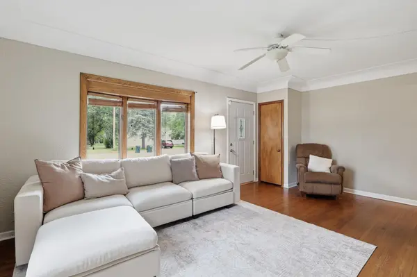 2258 W 105th ST, Bloomington, MN 55431