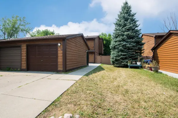 2025 Park BLVD S, Fargo, ND 58103
