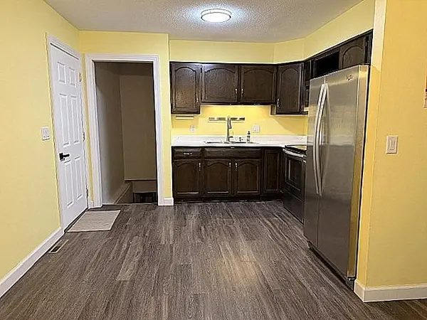 1790 Maple Park CIR, Windom, MN 56101