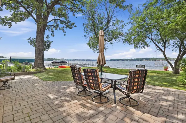 6 1st ST, Excelsior, MN 55331