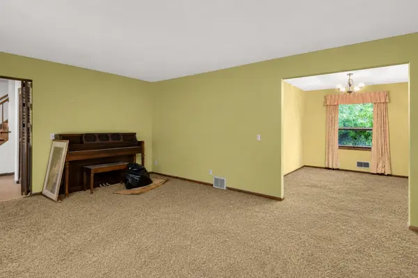 15301 Willowood DR, Minnetonka, MN 55345