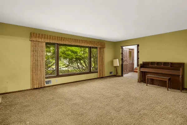 15301 Willowood DR, Minnetonka, MN 55345