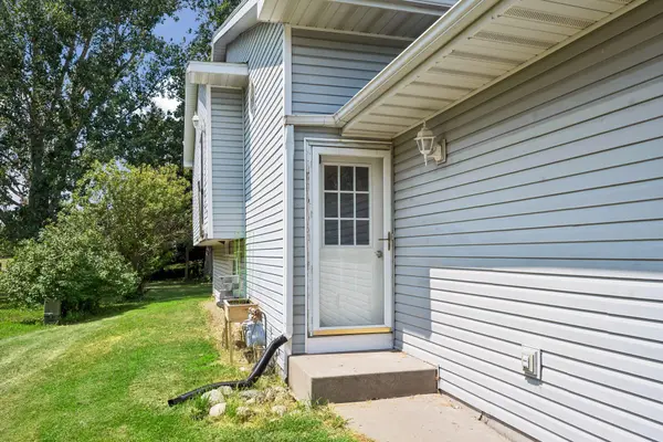 6253 Kahler DR NE, Albertville, MN 55301