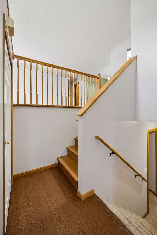 6253 Kahler DR NE, Albertville, MN 55301