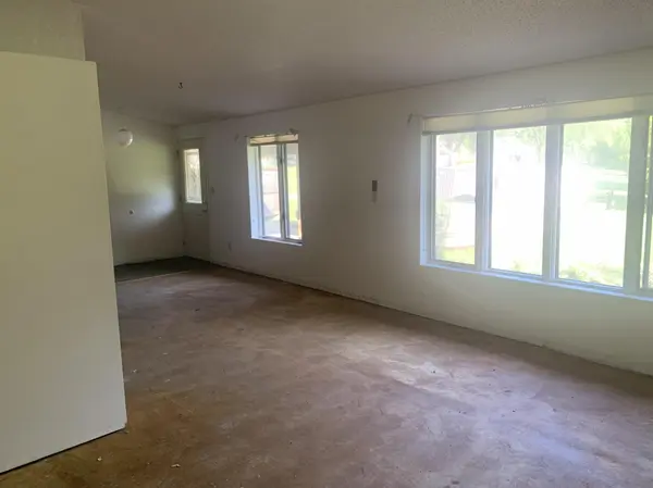 305 6th ST NW, Adams, MN 55909