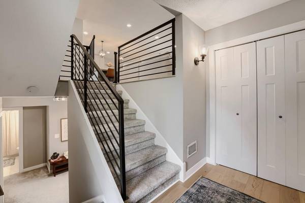 503 Highland DR, Chanhassen, MN 55317