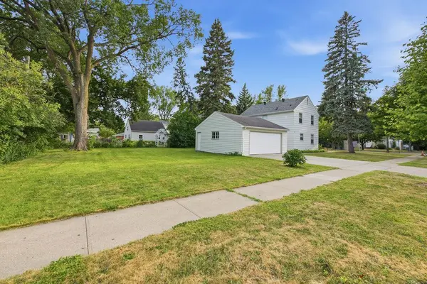 1002 10th ST S, Moorhead, MN 56560