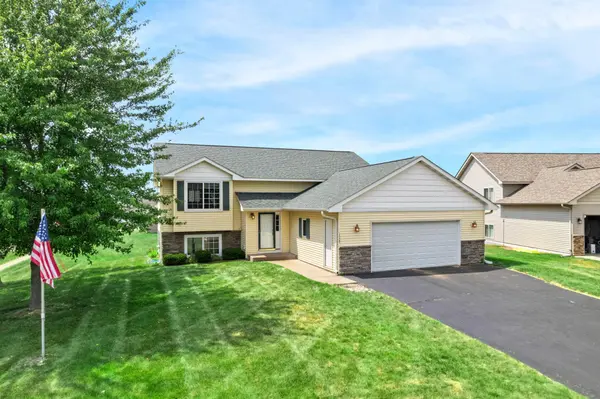 1528 Sequoia LN, New Richmond, WI 54017