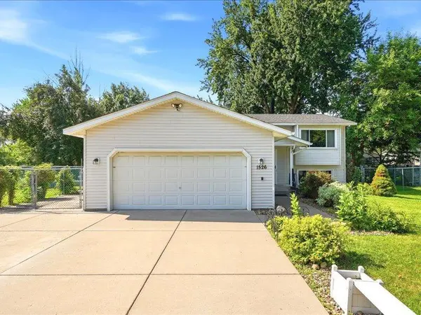 1526 Sherren AVE E, Maplewood, MN 55109