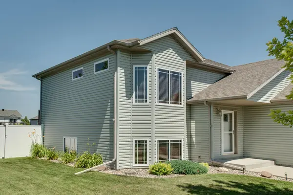 1254 39th AVE S, Moorhead, MN 56560