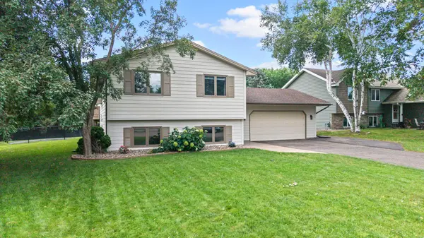 14366 Europa AVE, Apple Valley, MN 55124