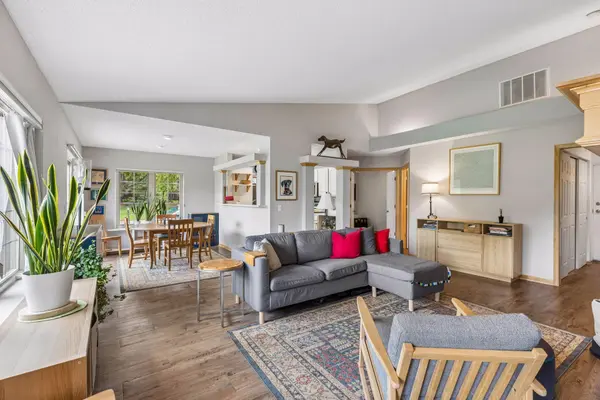 1825 Hunter Hill RD, Hudson, WI 54016