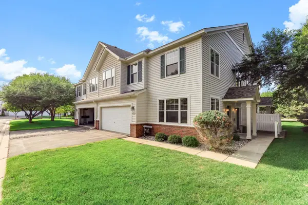 1713 Countryside DR, Shakopee, MN 55379
