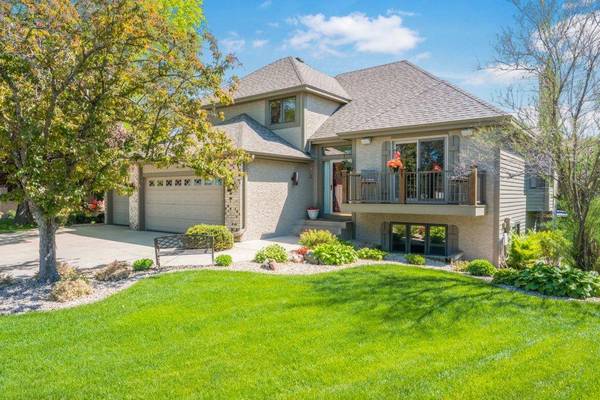8906 Ashley TER, Brooklyn Park, MN 55443