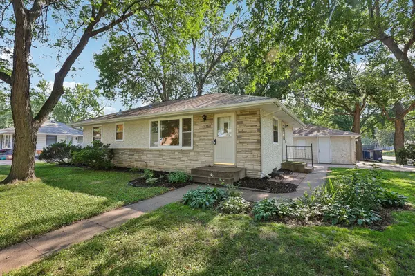 11301 Quince ST NW, Coon Rapids, MN 55448