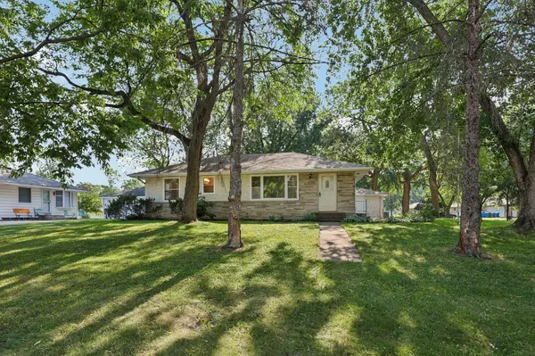 11301 Quince ST NW, Coon Rapids, MN 55448