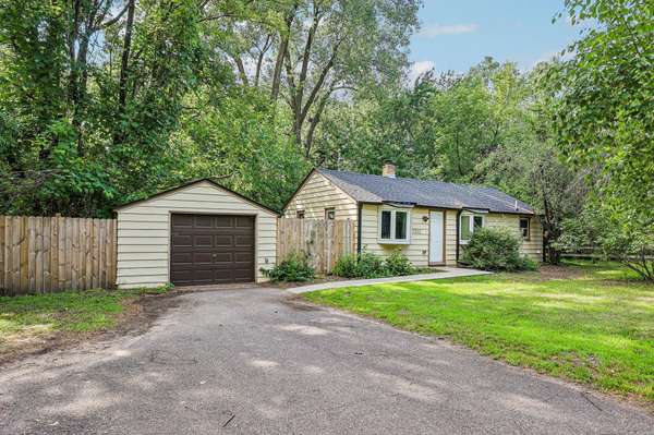 7712 Lakeview LN NE, Spring Lake Park, MN 55432