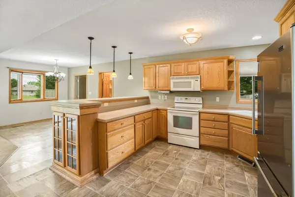 615 Sandy CT, Wanamingo, MN 55983