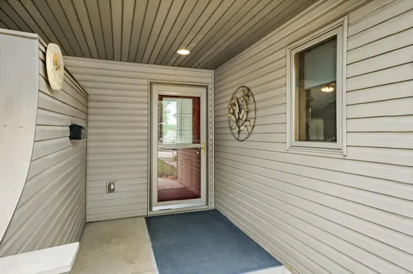 615 Sandy CT, Wanamingo, MN 55983