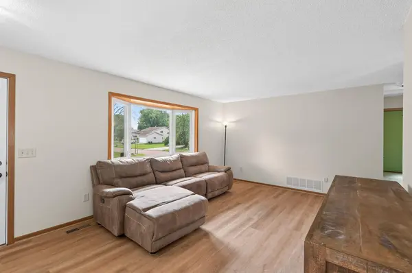 1520 Independence AVE, Chaska, MN 55318