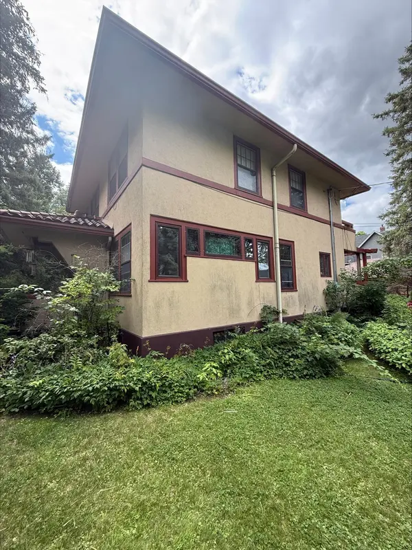 121 Maria AVE, Saint Paul, MN 55106