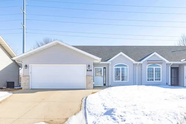 868 Lakeridge PL, West Fargo, ND 58078