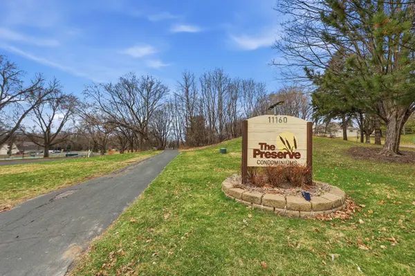 11160 Anderson Lakes Pkwy #115, Eden Prairie, MN 55344