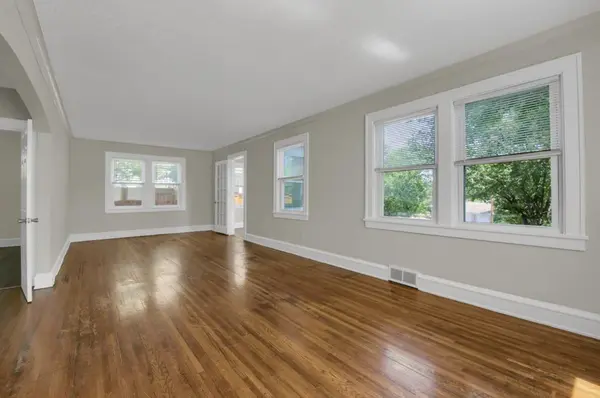 237 Cedar Lake RD N, Minneapolis, MN 55405