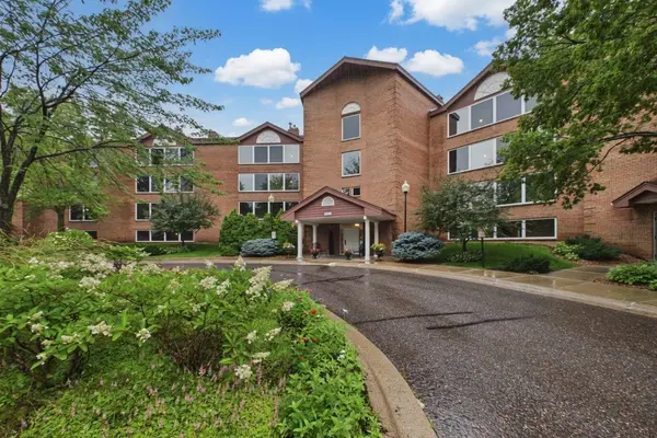 1021 Sibley Memorial HWY #204, Mendota Heights, MN 55118