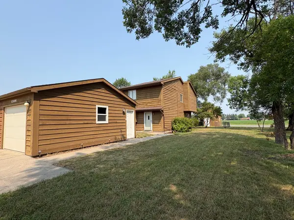 1308 4th AVE N, Wahpeton, ND 58075