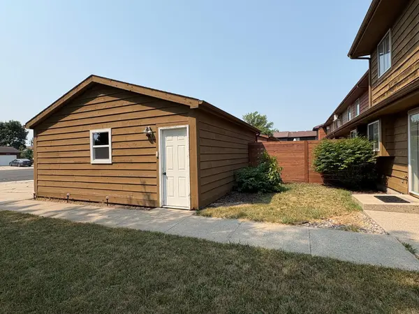 1308 4th AVE N, Wahpeton, ND 58075