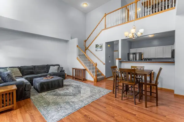 1781 Colonial ST, Shakopee, MN 55379